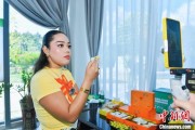 凉山泰国主播品三亚榴莲：“尝到了家乡味”
